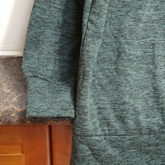 Coconut Creek Long Island Hoodie...New With Tags - Picture 4 of 5